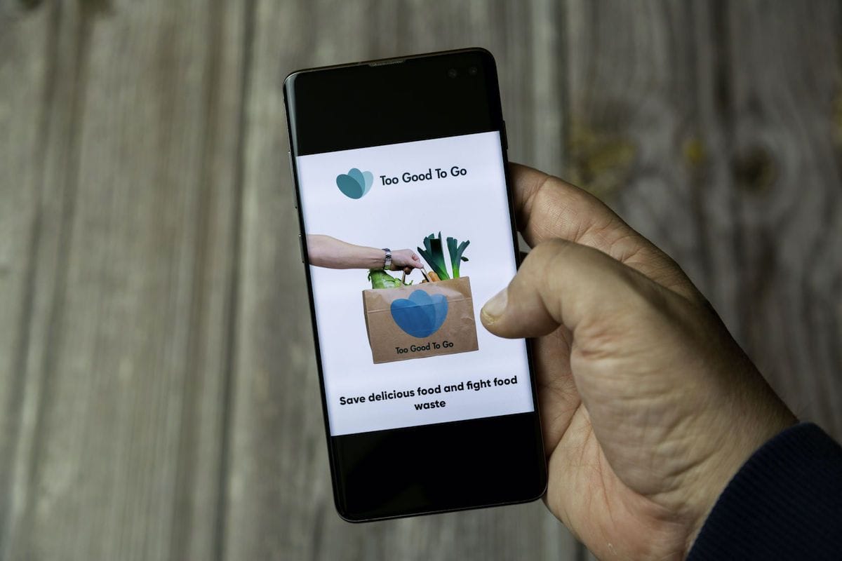 Simple apps helping grocery retailers reduce food waste .