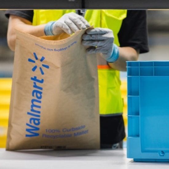 Walmart annonce doubler la réduction des déchets plastiques.