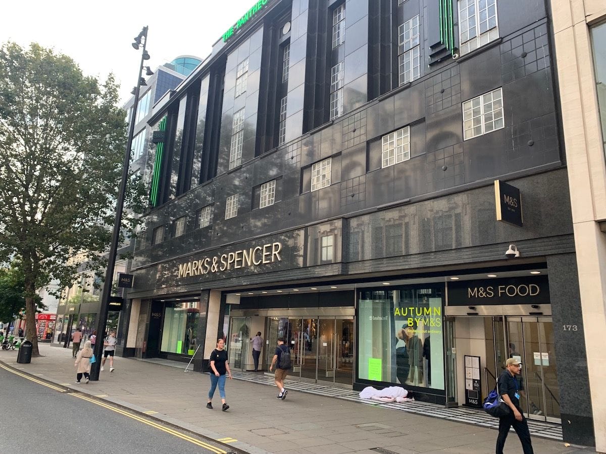 First Look: Inside Pandora's new Oxford Street store - Internet