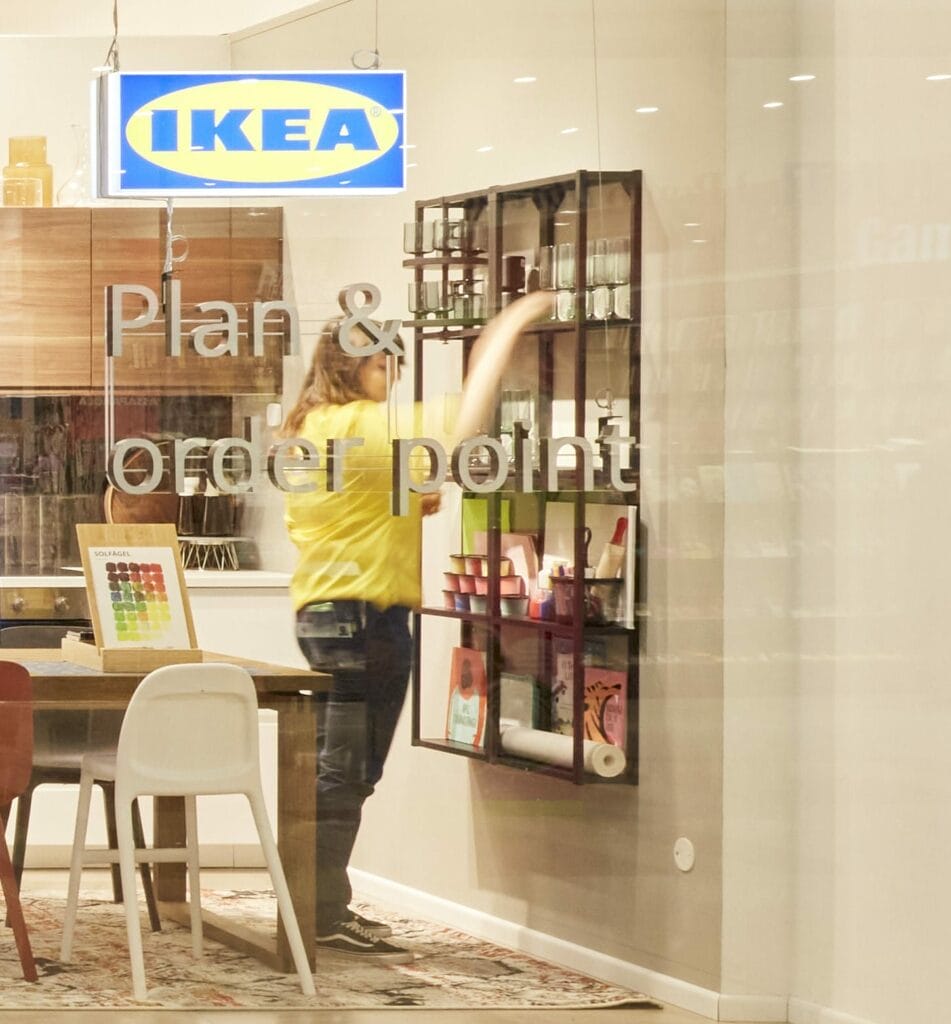 IKEA Kreativ touchpoint customer care remote AI virtual reality retail home forniture