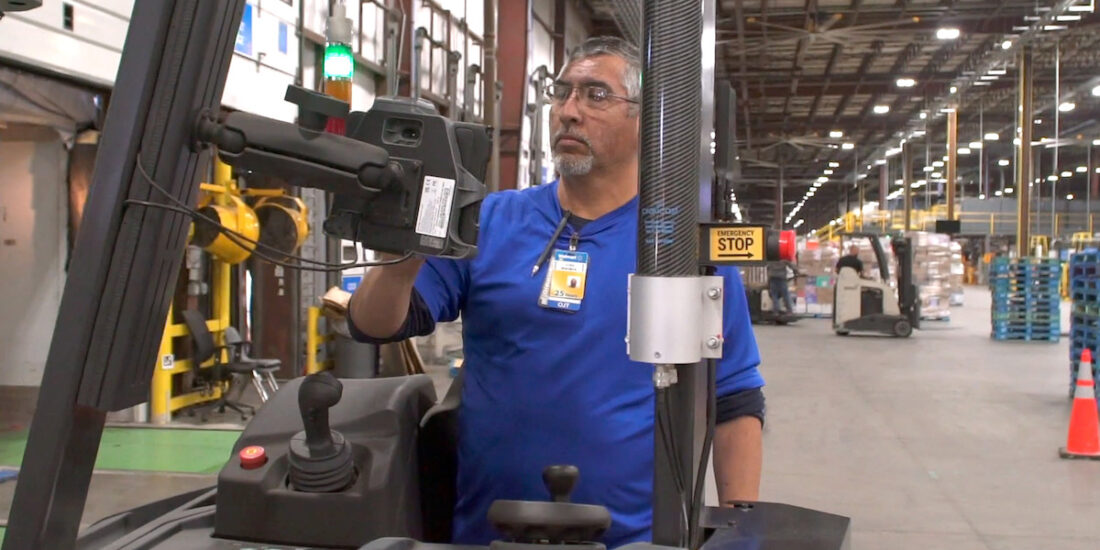 Walmart Enhances Distribution Efficiency with Advanced Robotics and AI.