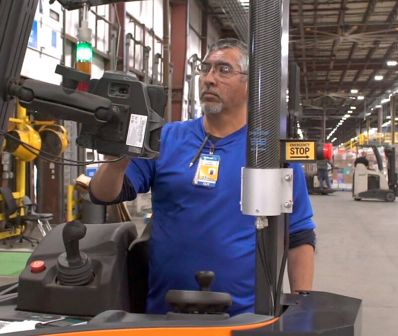 Walmart va déployer des chariots élévateurs robotisés dans ses centres de distribution.
