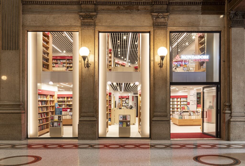 mondadori retail libreria galleria alberto sordi aperture inaugurazione